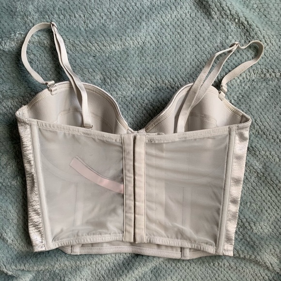 Victoria’s Secret Corset - Picture 7 of 10